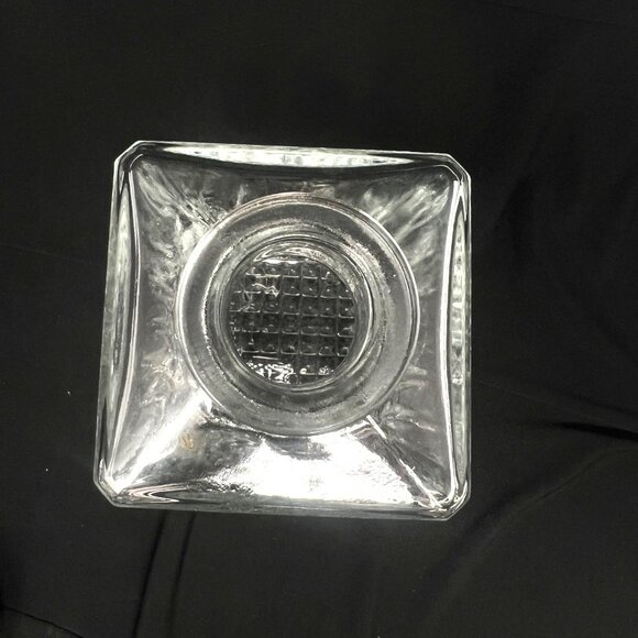 Luminarc‎ Clear Diamond Pattern Crystal Decanter and Square Stopper - 8.75" Tall - Picture 6 of 10